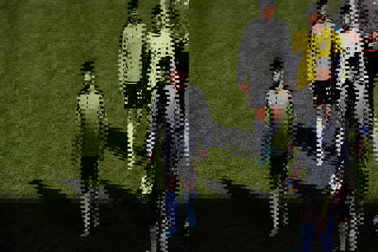 1701369