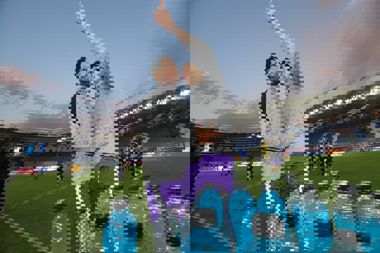 1701586