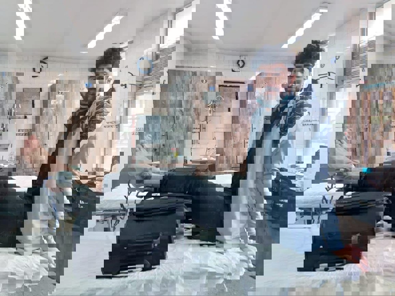 1701747