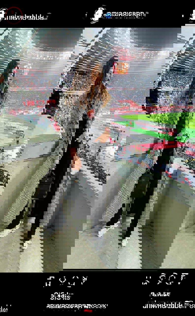 1701981