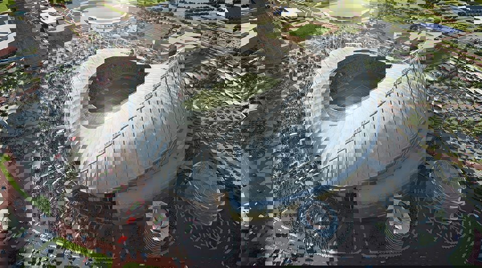 1702498