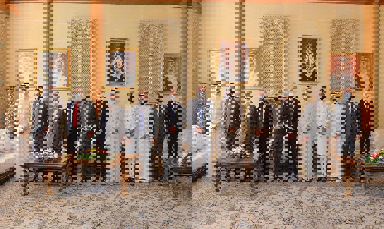 1702572