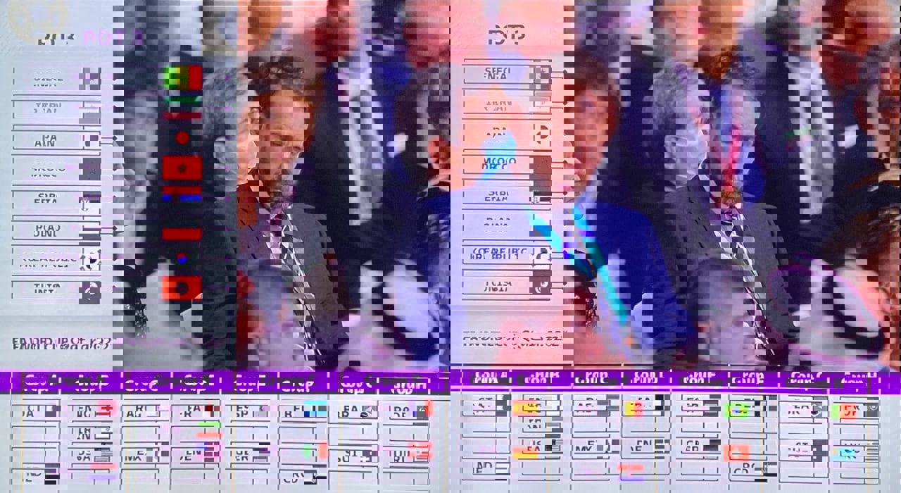 1702575