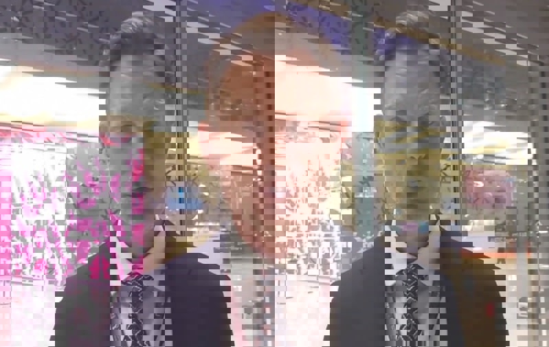 1702574