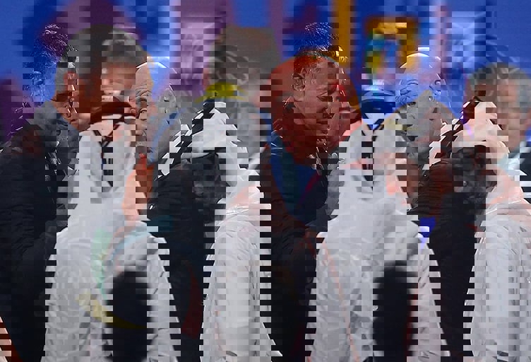 1702587