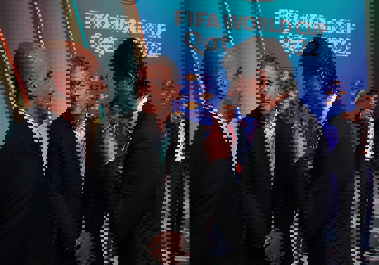 1702634