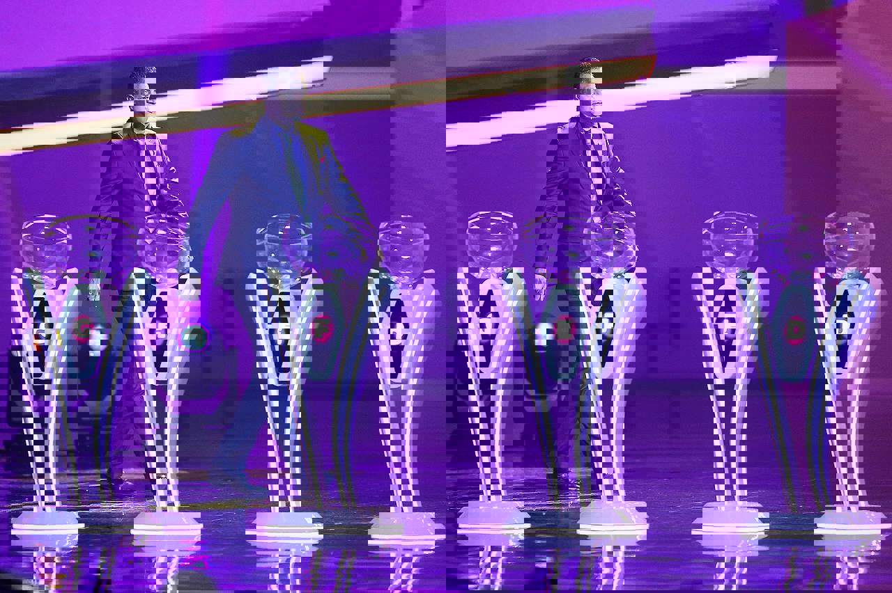 1702891