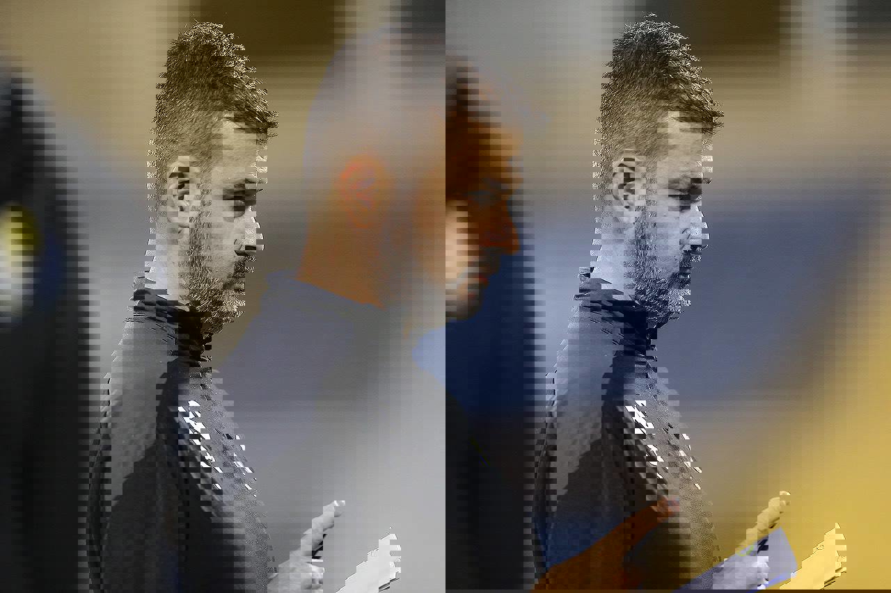 1702981
