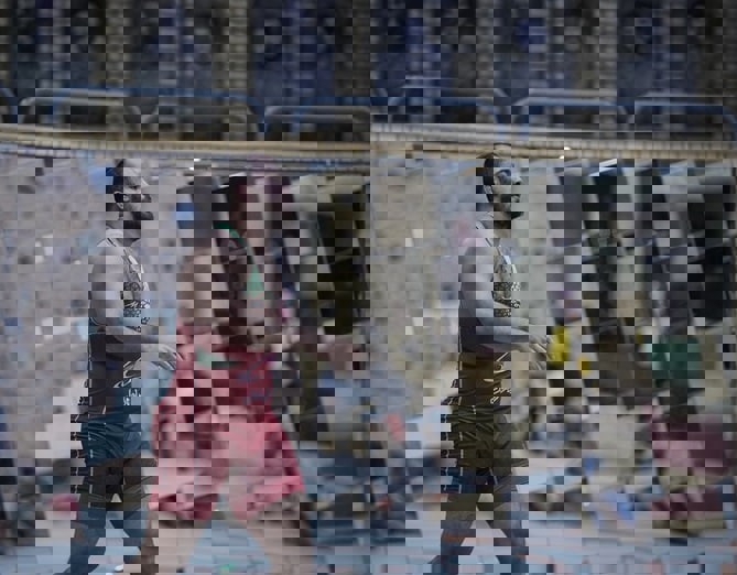 1702959