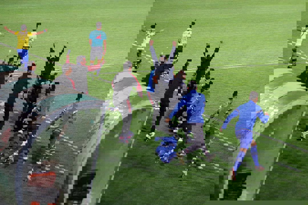 1703568