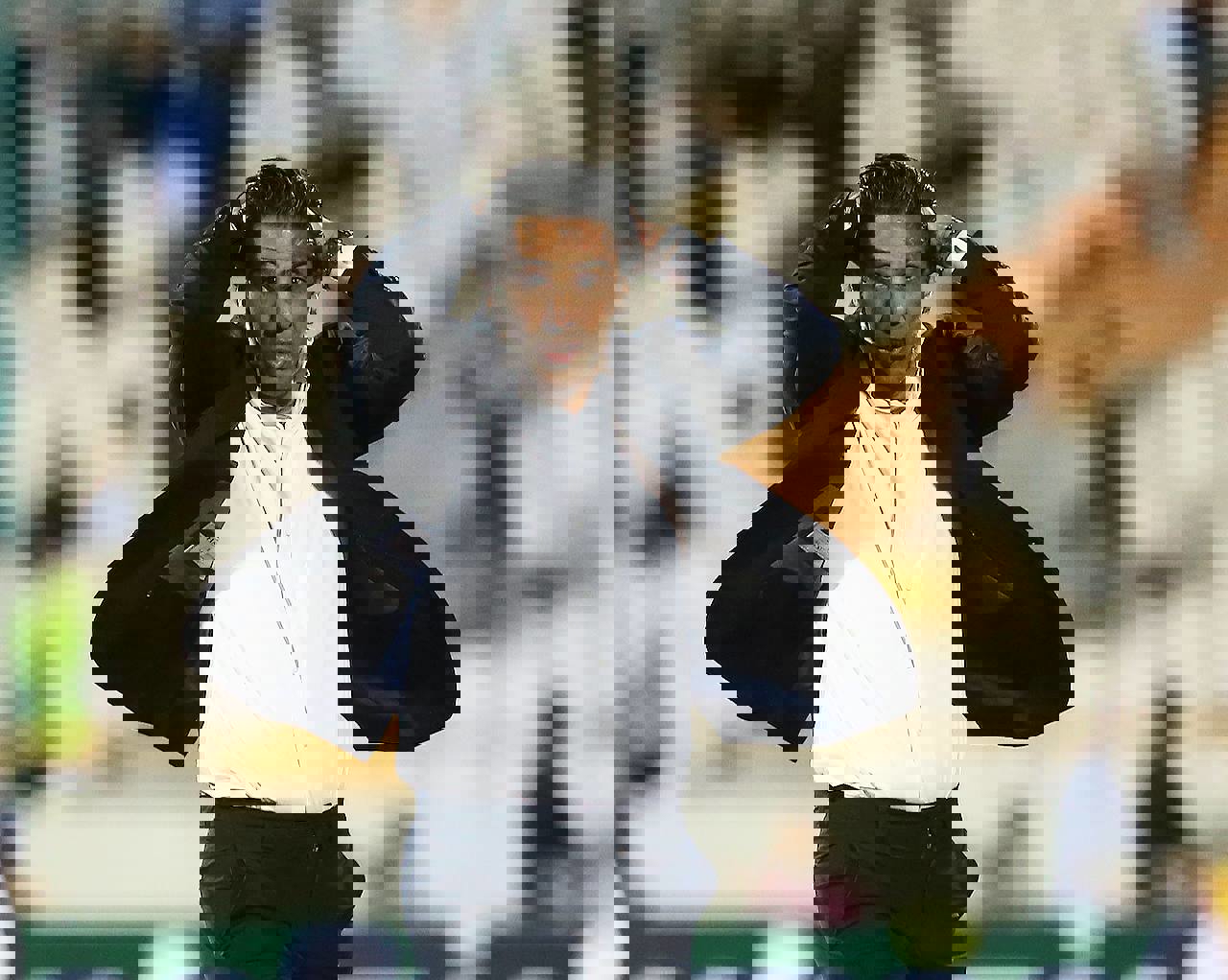 1703592