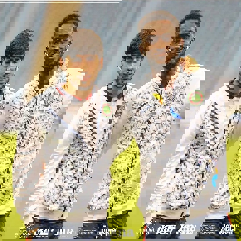 1704171