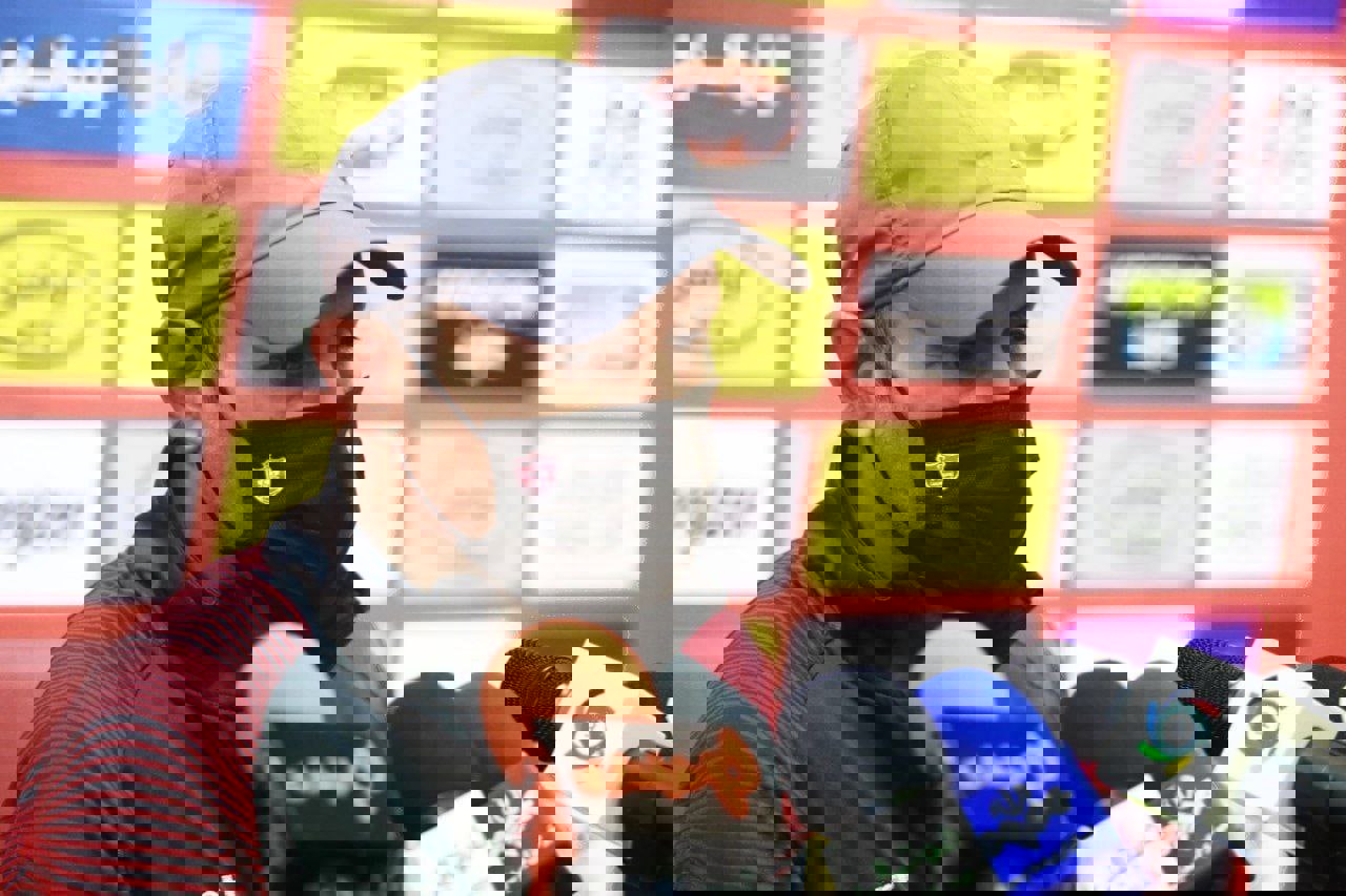 1704130