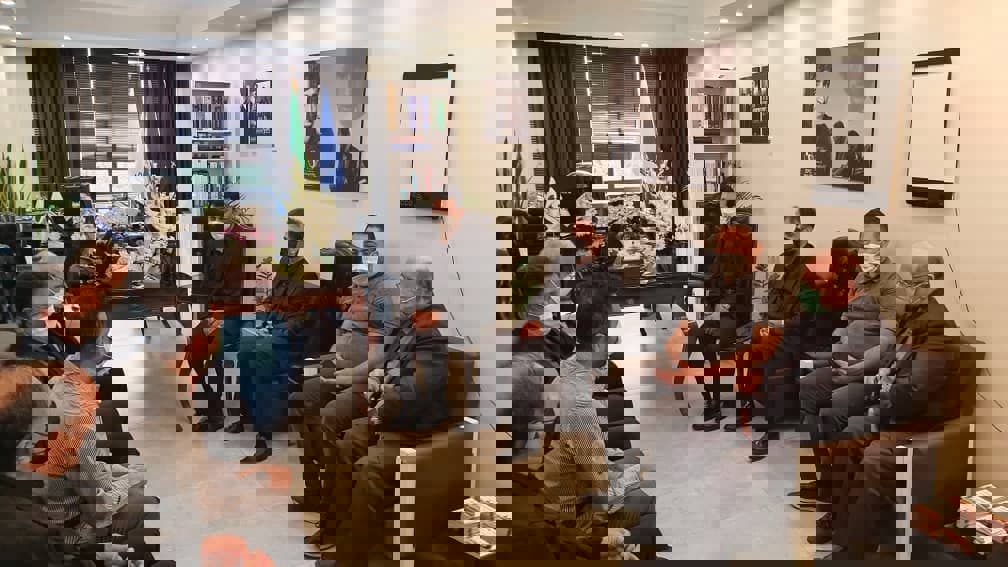 1704346