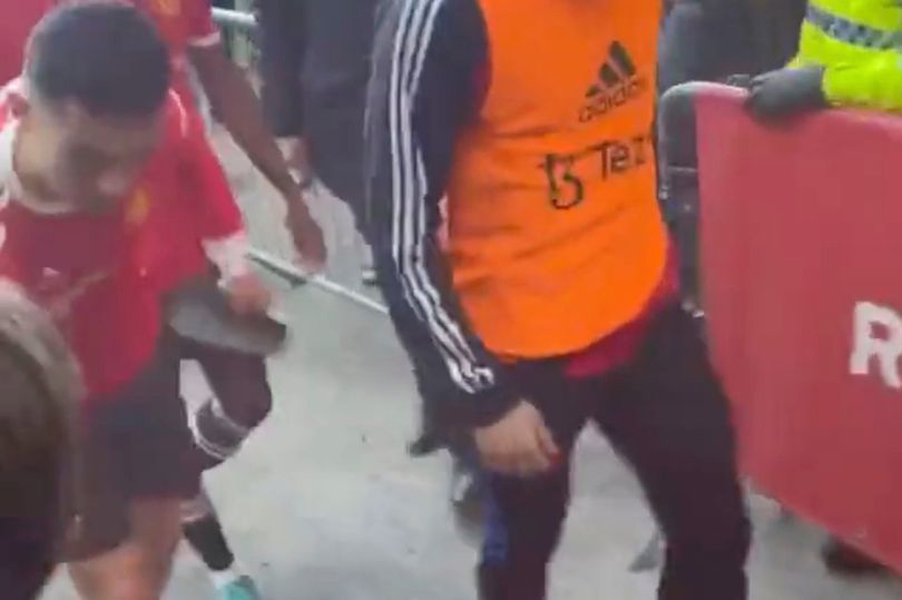 1704438