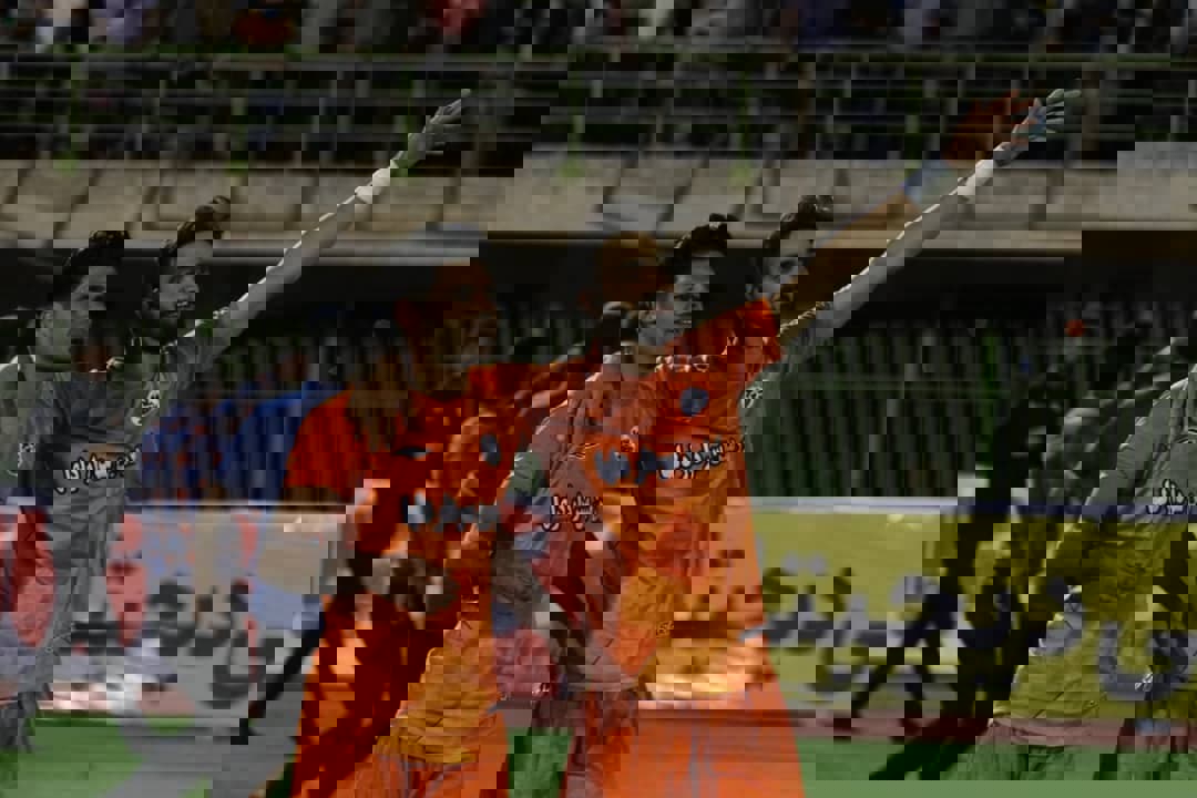 1704619