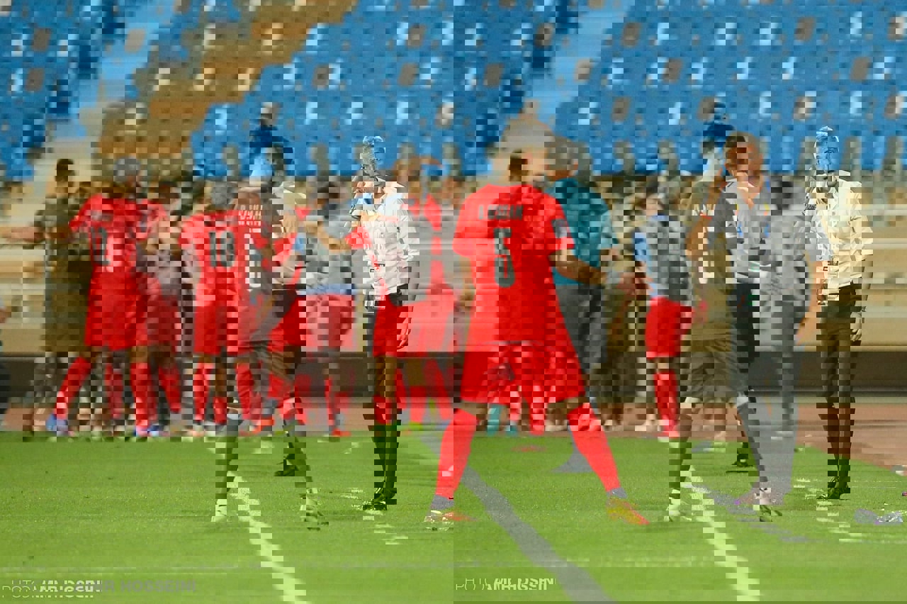 1704882
