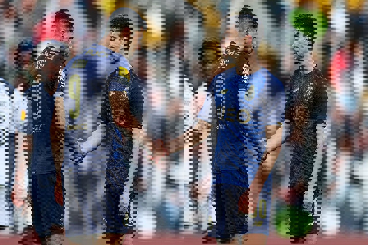 1704863
