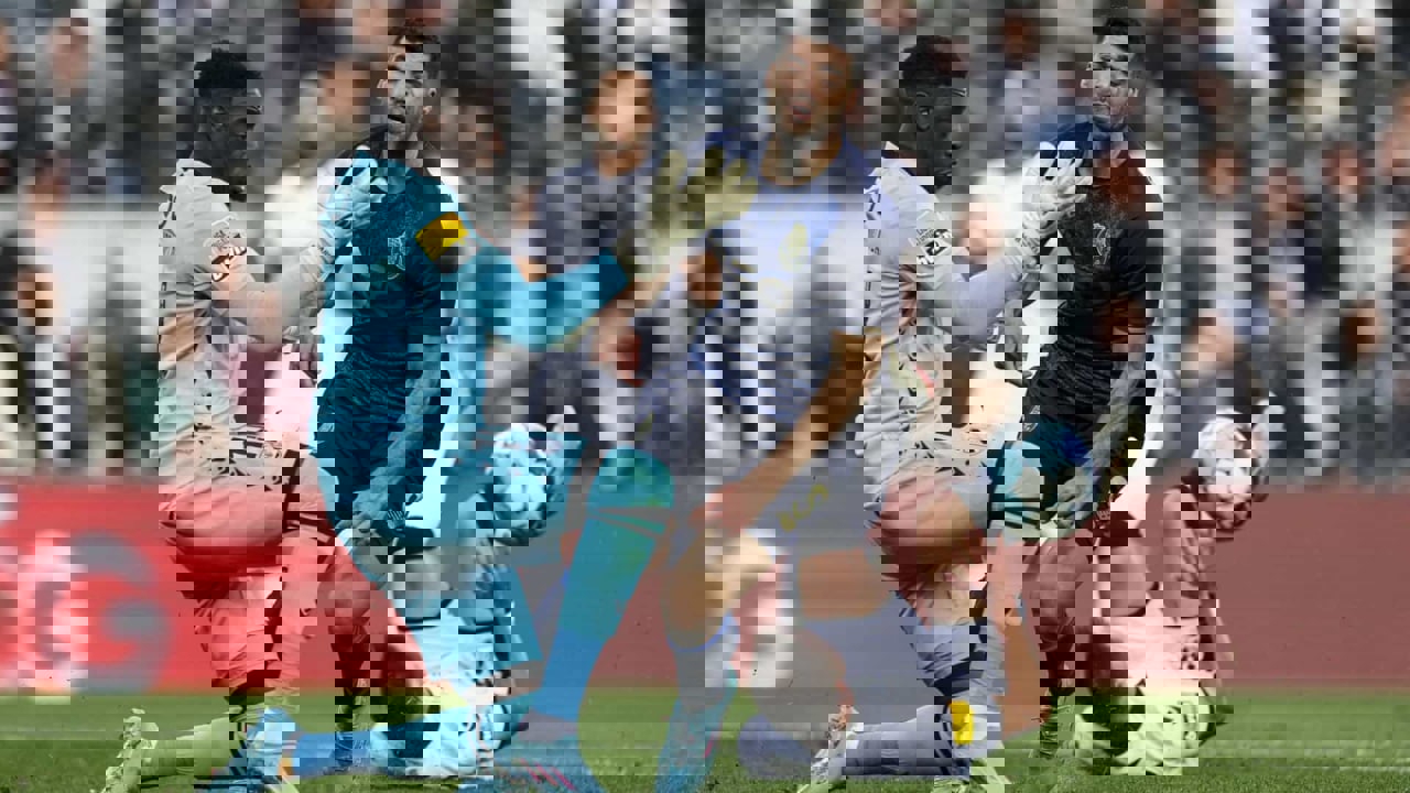 1705792