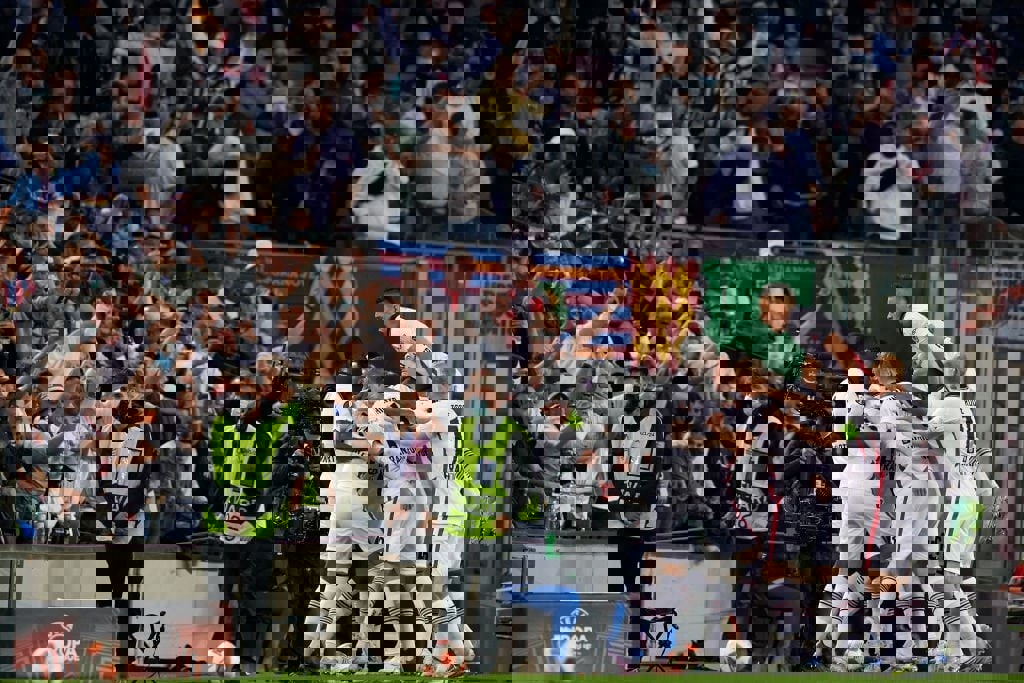 1705884