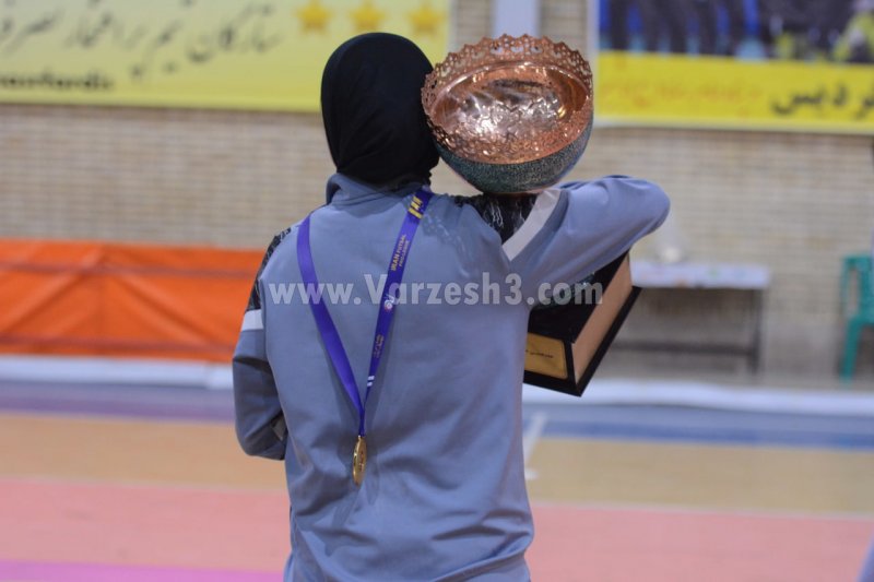 سهمیه فیفا ؛ نسیمه جام را به خانه برد