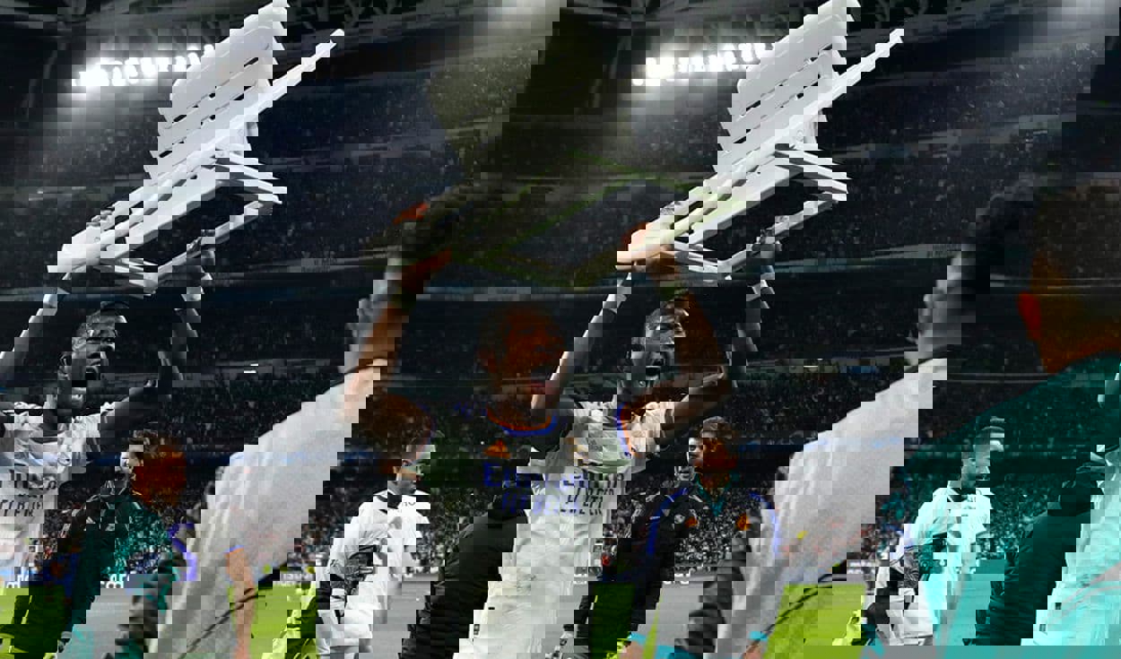 1706813