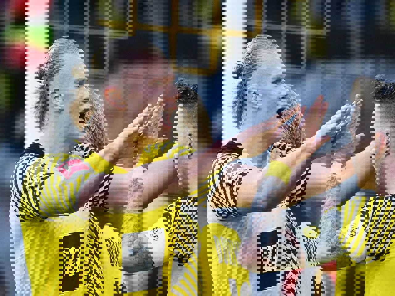 1706889