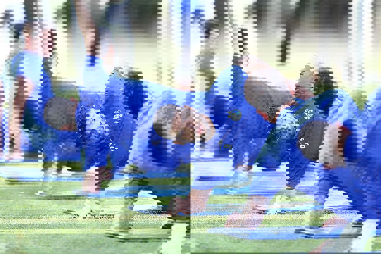1706879