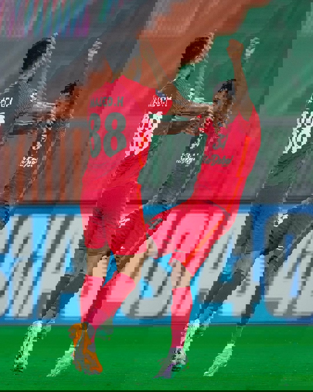 1706998
