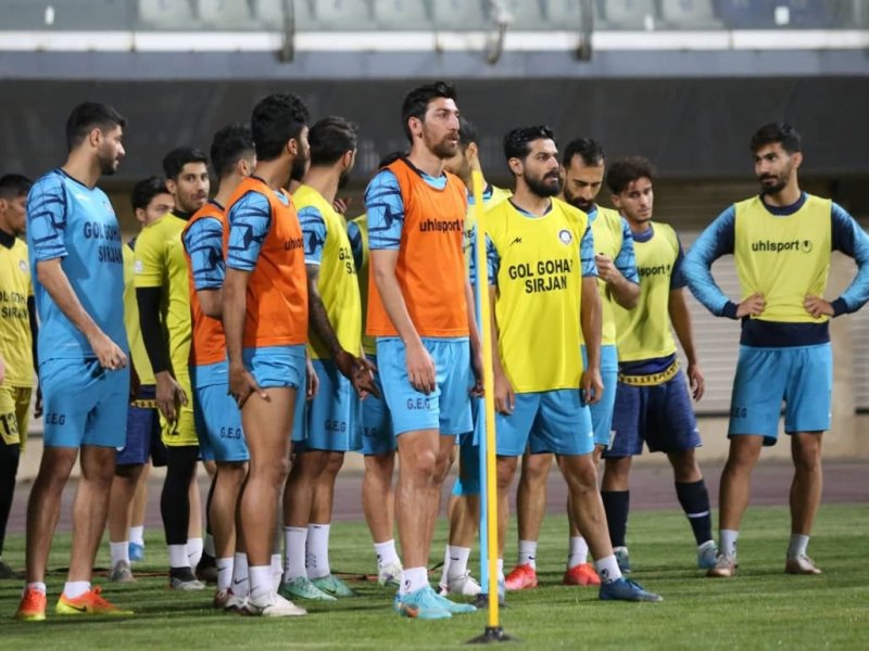 سیرجانی‌ها و دوباره حس و حال تماشای بازی در ورزشگاه