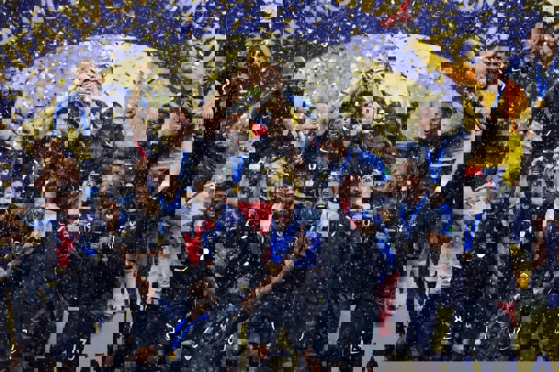 1708704