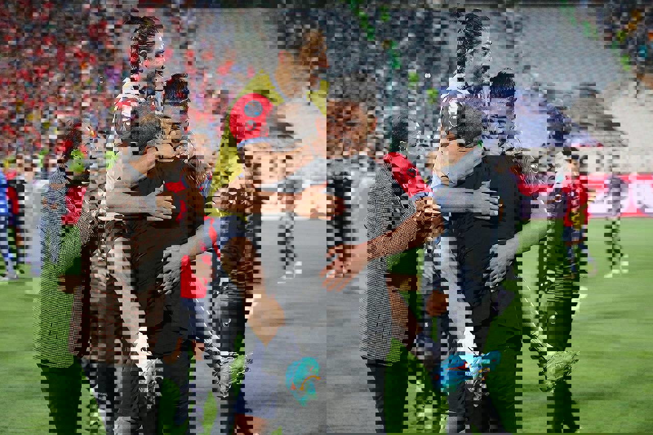 1709584