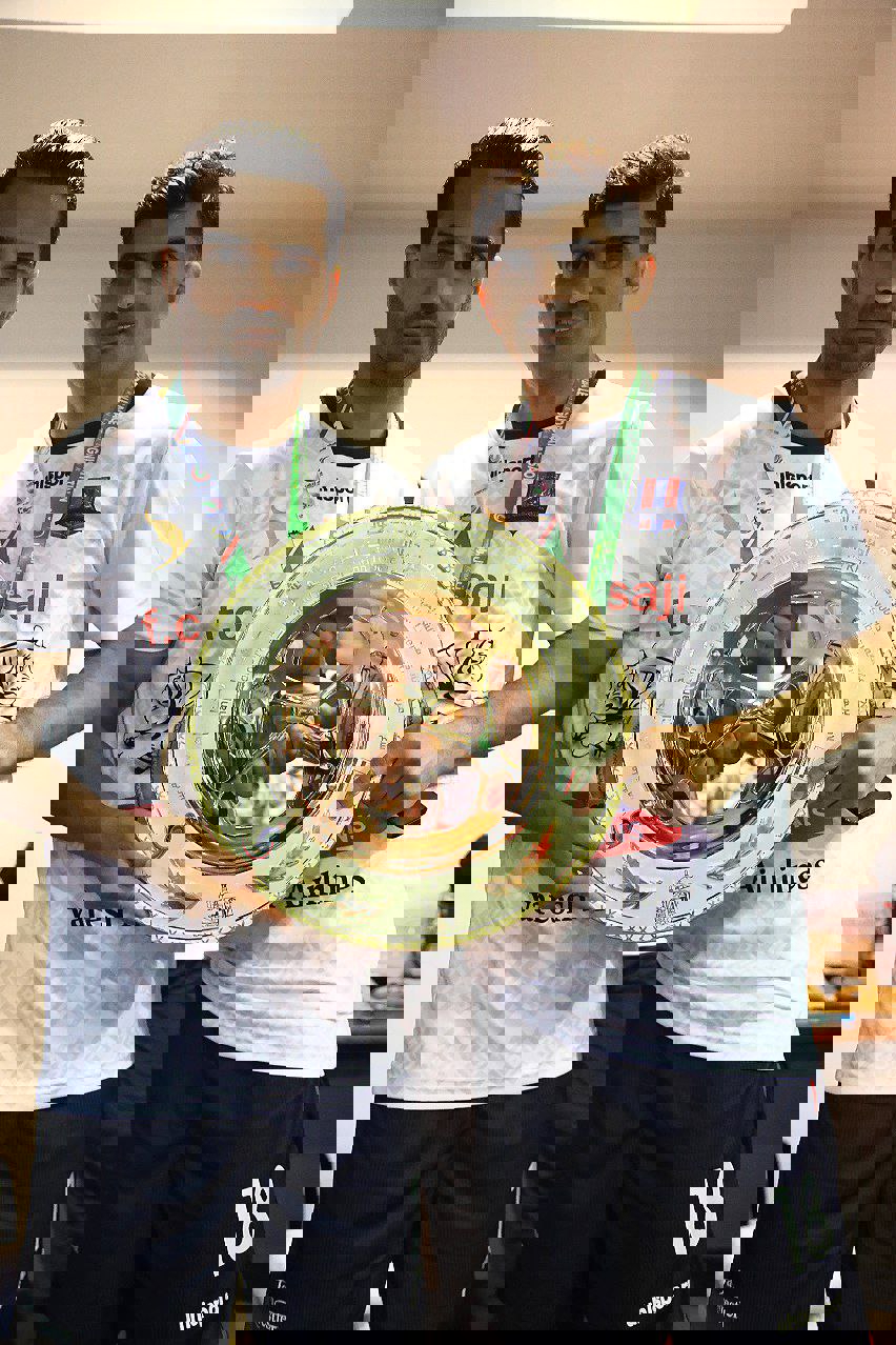 1709688