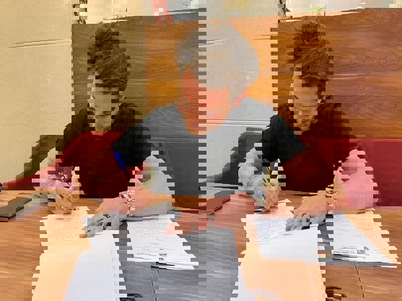 1709768