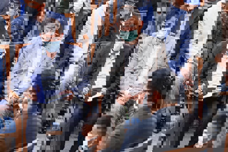 1709864