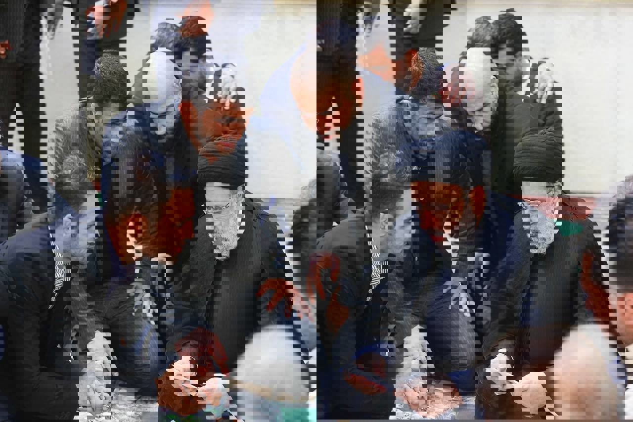 1709863