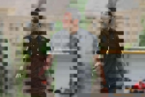 پست خداحافظی سرآسیایی سر مزار شهیدسپاسی