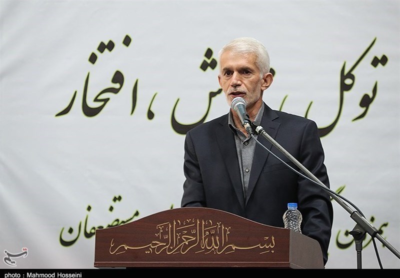 اسبقیان: رستمی نباید عجولانه تصمیم بگیرد