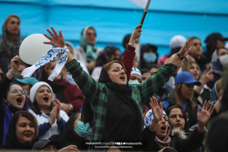 زنان ملوان پرتماشاگرتر از نصف لیگ برتر!(عکس)