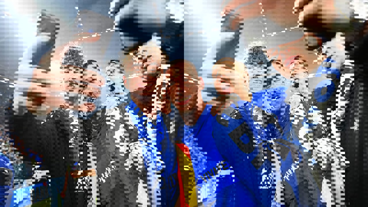 1711762