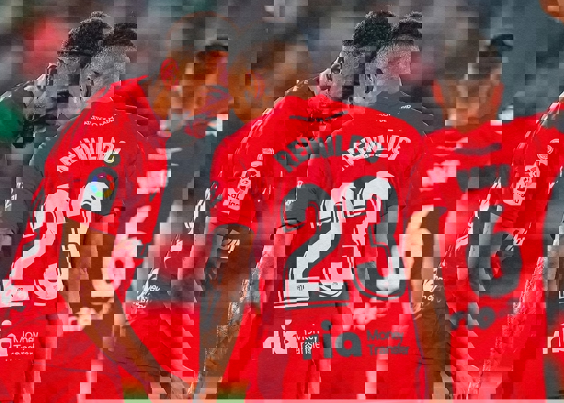 1712761