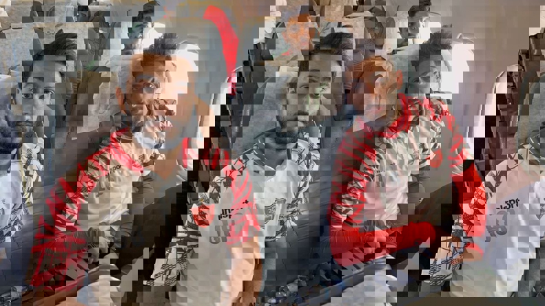 1712989
