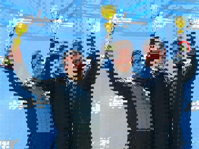 1713163