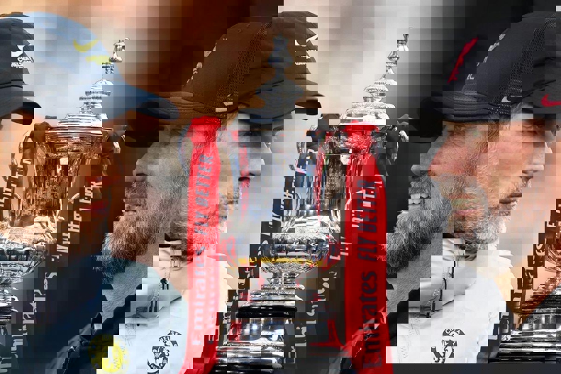 1713194