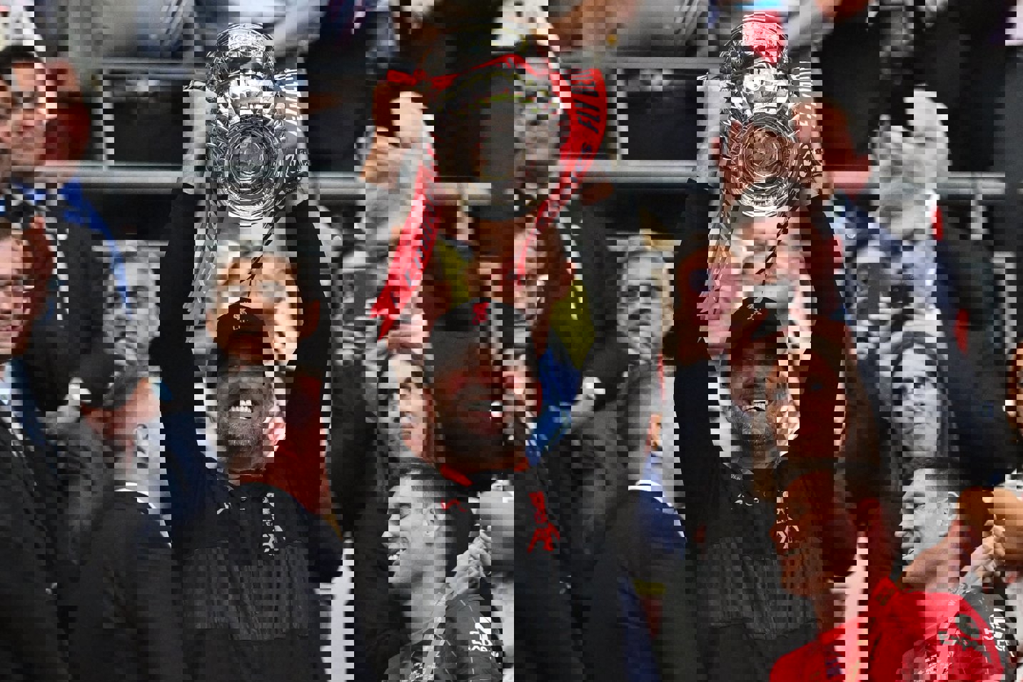 1713371