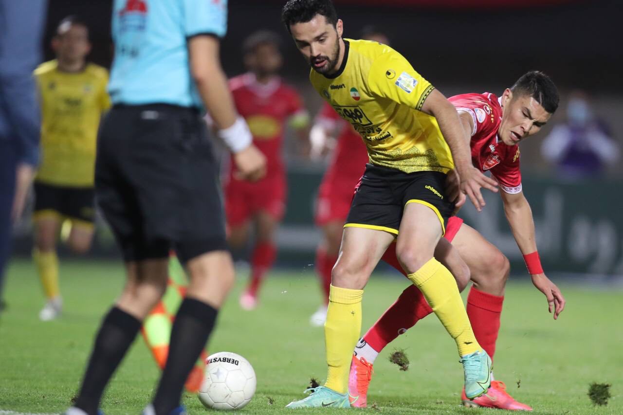 نه پرسپولیس نه تیم قطری، نورافکن در اصفهان میماند