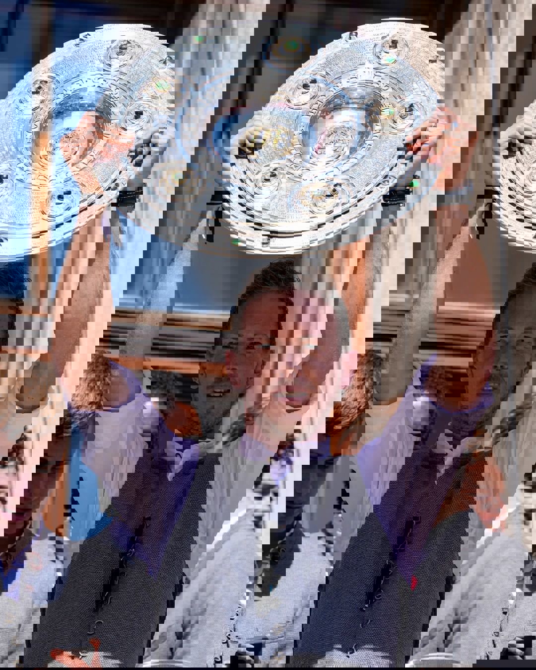 1713626