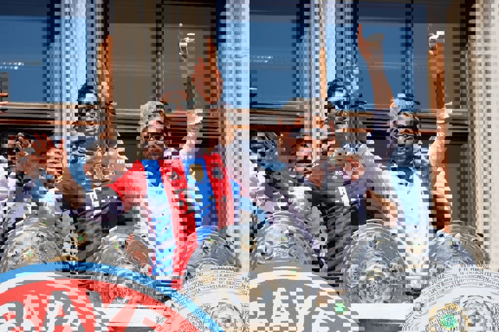 1713623