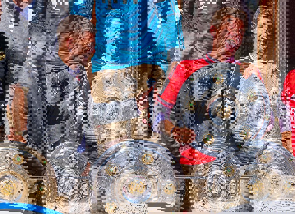 1713624