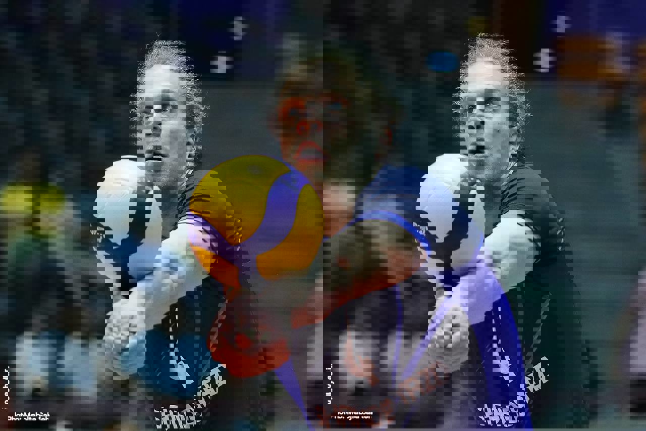 1713832